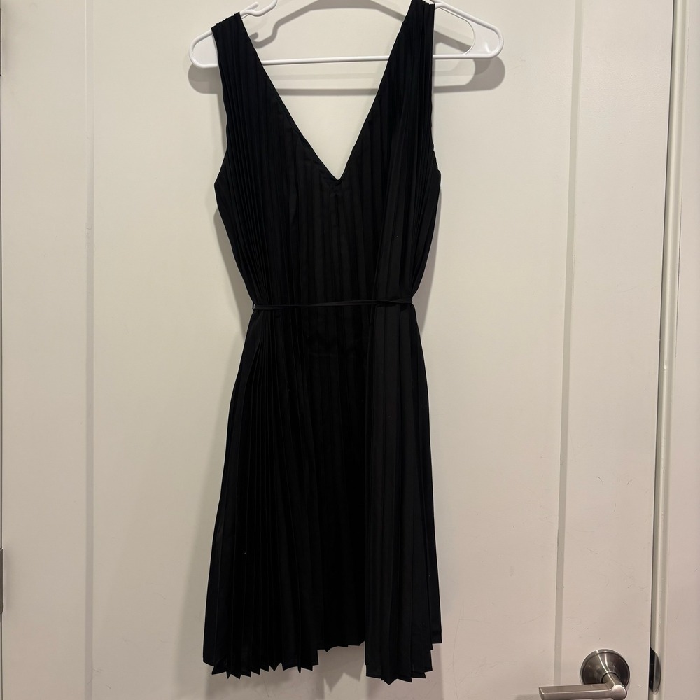 Banana Republic Black Pleated V-Neck‎ Sleeveless Midi Dress Summer Date Night XS